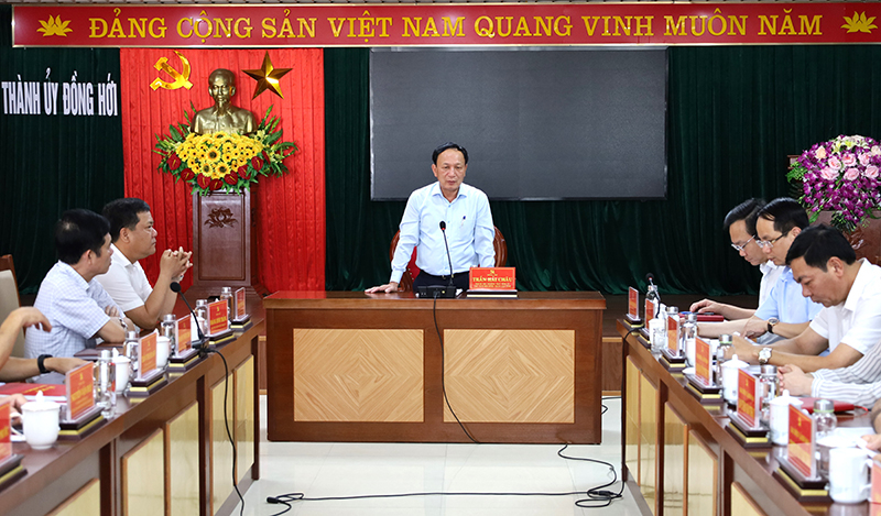 Đồng chí Phó Bí thư Thường trực Tỉnh ủy Trần Hải Châu phát biểu kết luận buổi làm việc.
