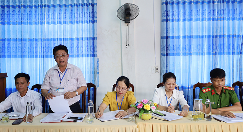 Lãnh đạo xã Nghĩa Ninh báo cáo tình hình thực hiện nhiệm vụ đầu năm 2022 đến nay.