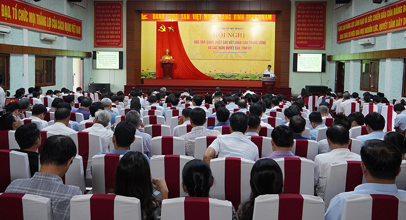 Toàn cảnh hội nghị.