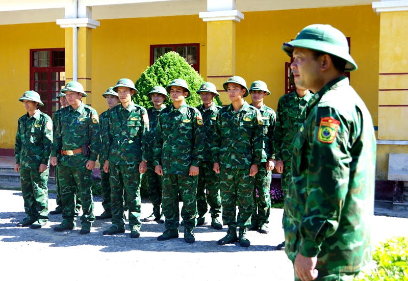 Cán bộ, chiến sĩ dự bị động viên hăng say học tập, huấn luyện.