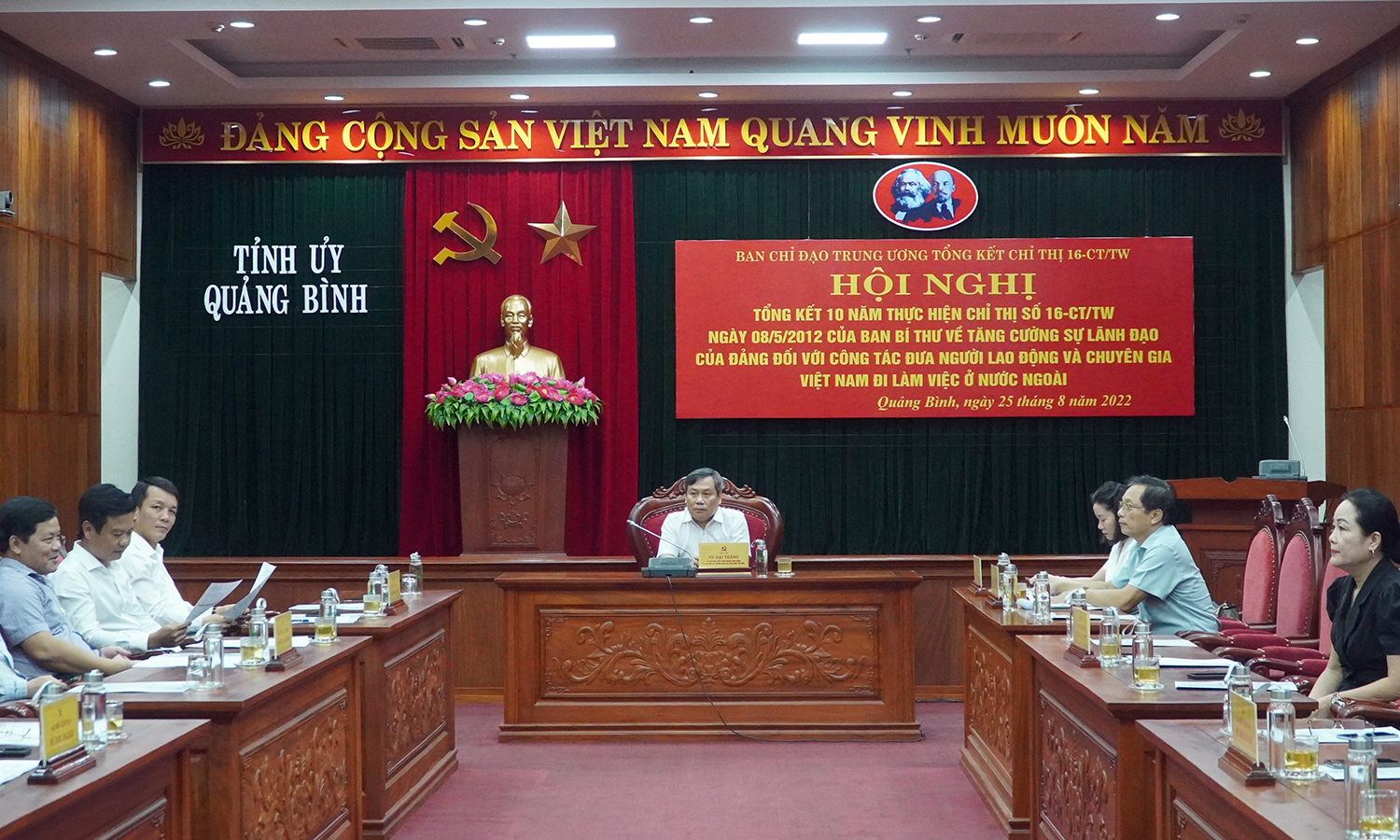  Toàn cảnh hội nghị tại điểm cầu tỉnh Quảng Bình