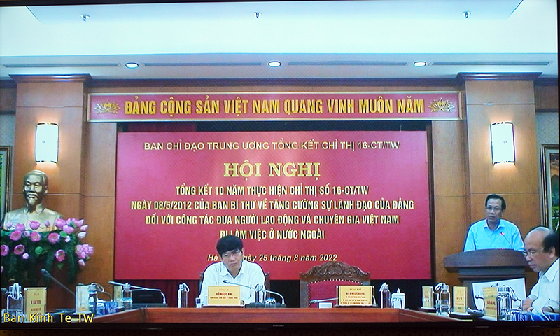 Đồng chí Bộ trưởng Bộ LĐ-TB và XH phát biểu kết luận tại hội nghị