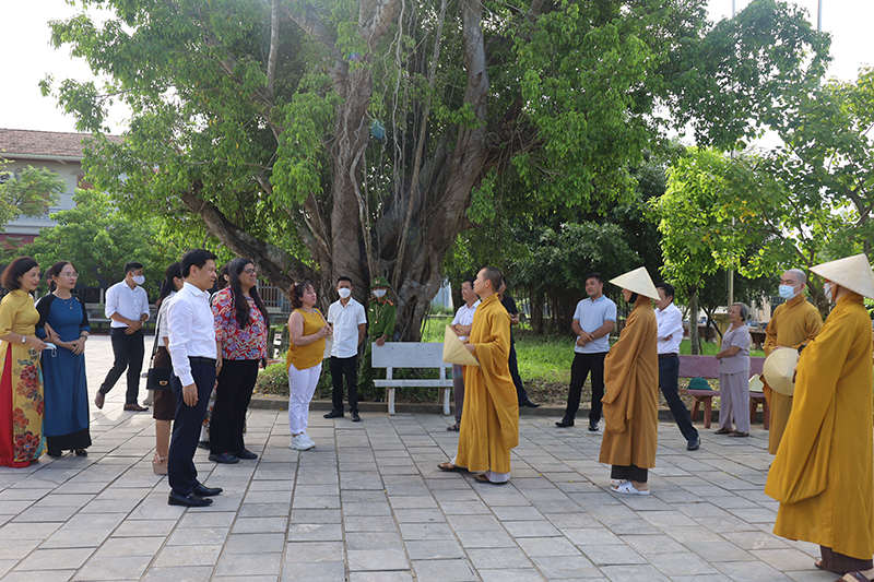 Thăm Chùa Hoằng Phúc (xã Mỹ Thủy).