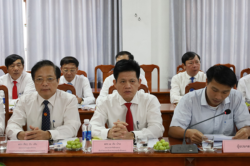 Các đại biểu dự hội đàm.