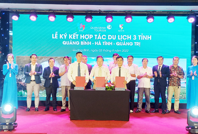 Phát triển các sản phẩm sản phẩm du lịch trên hành lang kinh tế Đông Tây là nội dung chính trong biên bản hợp tác của Hiệp hội Du lịch các tỉnh Quảng Bình, Quảng Trị và Hà Tĩnh.