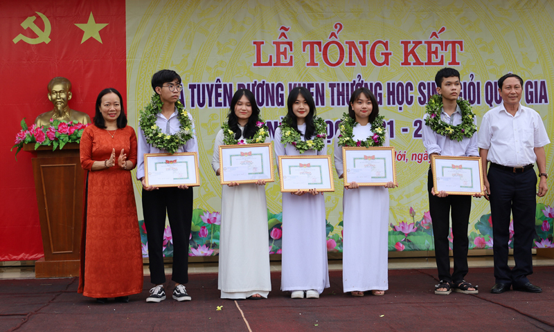 Nhà trường luônquan tâmhoạt động khuyến tài nhằm thúc đẩy phong trào thi đua “Dạy tốt-Học tốt”.