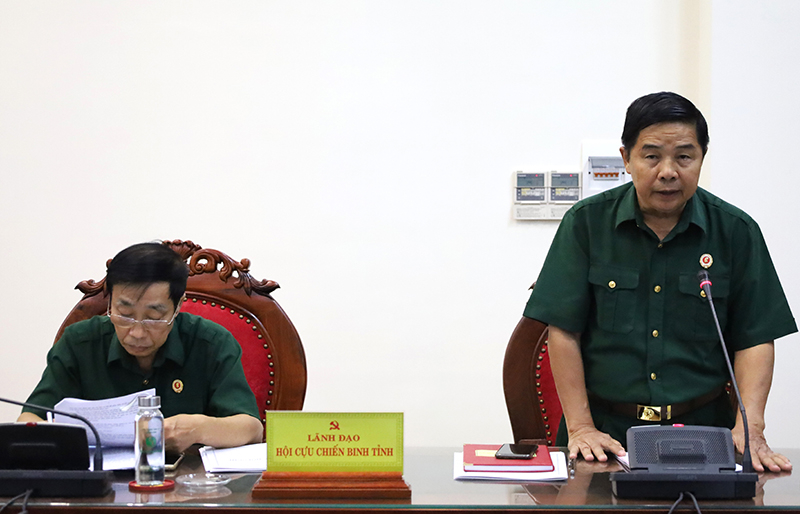 Đại diện Thường trực Hội CCB tỉnh báo cáo công tác chuẩn bị đại hội.
