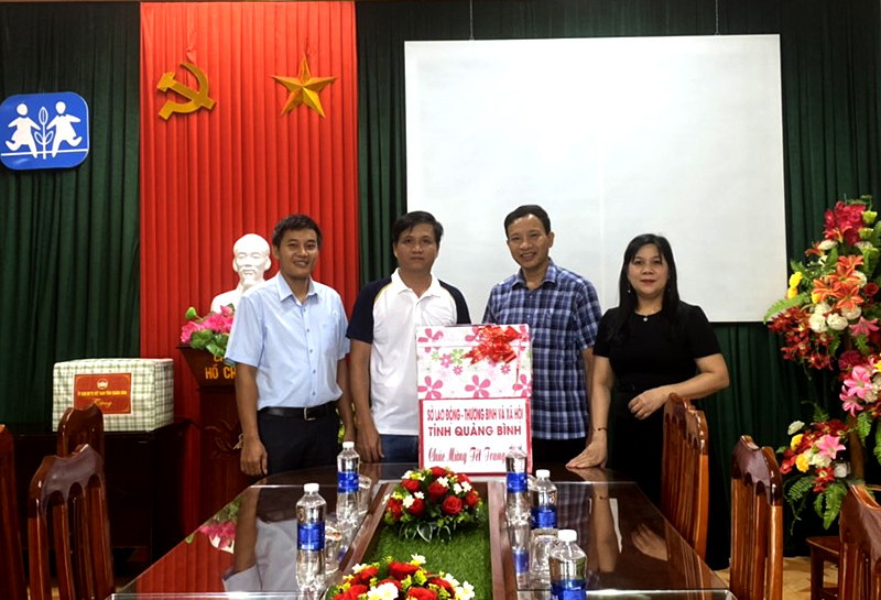 … và Làng trẻ em SOS Đồng Hới. 