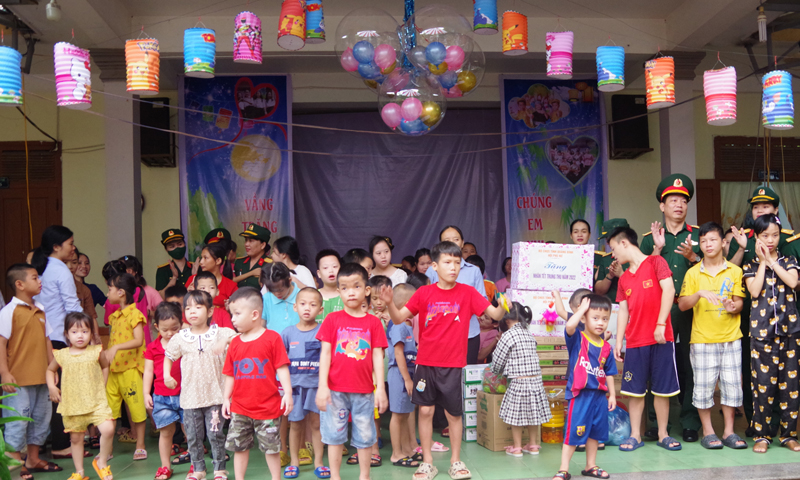  nhi đồng.
