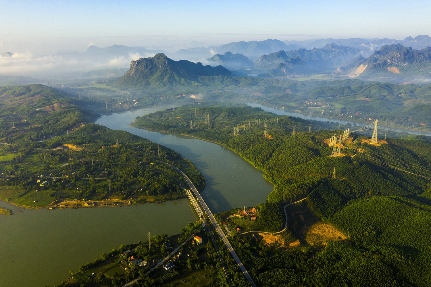 Sông Long Đại. Ảnh: Bách Chiến