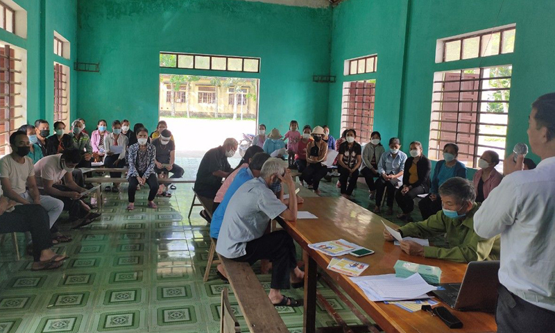 Vận động người tham gia BHXH tự nguyện ở xã miền núi Phúc Trạch (Bố Trạch).