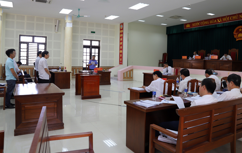 Phiên tòa tạm dừng đến ngày 19/9