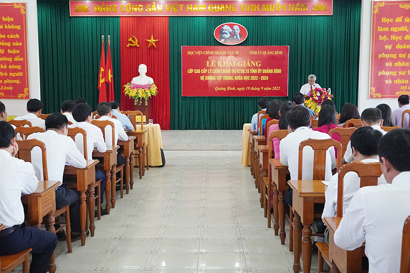 Toàn cảnh lễ khai giảng.