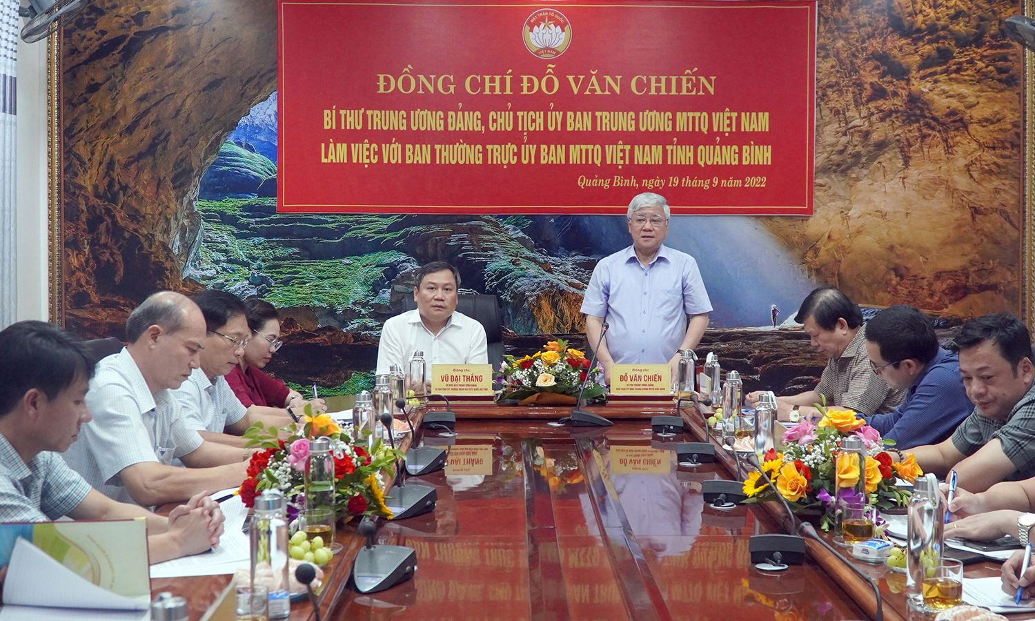 Đồng chí Chủ tịch Ủy ban Trung ương MTTQVN Đỗ Văn Chiến phát biểu chỉ đạo tại buổi làm việc