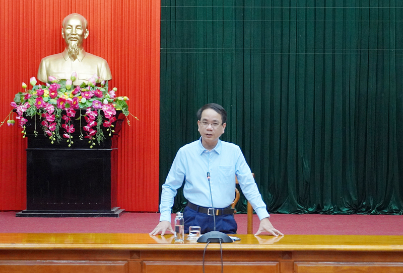 Đồng chí Phó Chủ tịch UBND tỉnh Phan Mạnh Hùng phát biểu kết luận tại buổi làm việc.