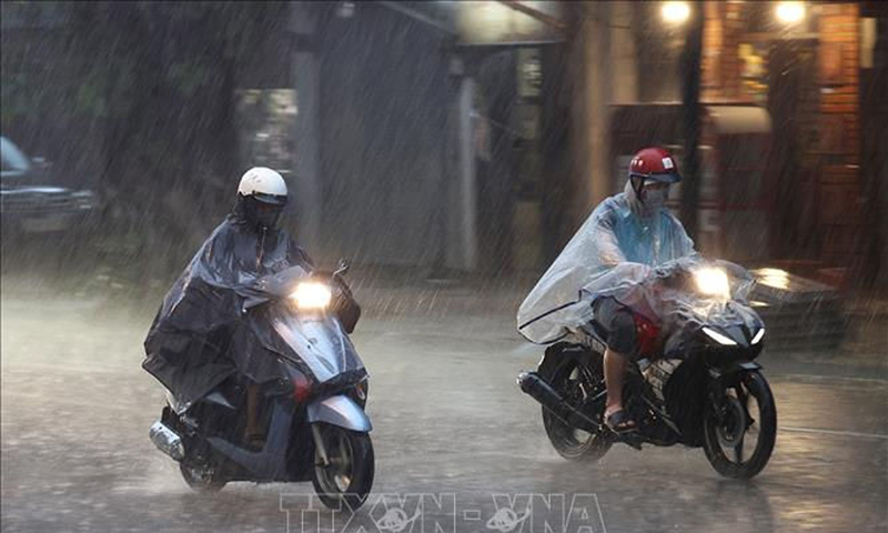 Biển Đông chuẩn bị đón bão số 4, nhiều vùng có mưa lớn. Ảnh: TTXVN.