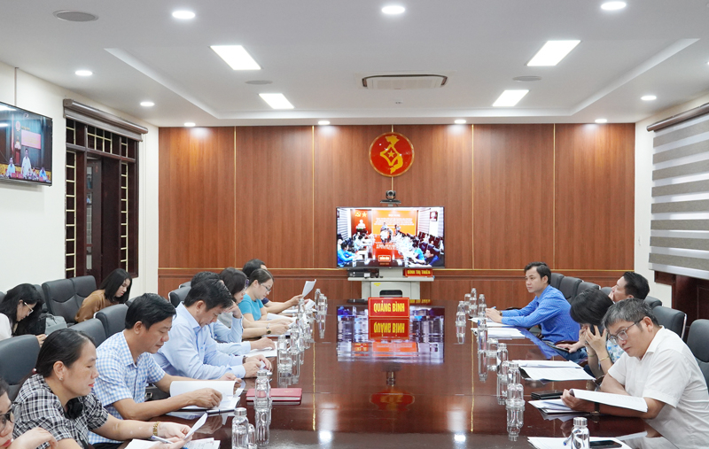 Các đại biểu dự hội nghị tại điểm cầu tỉnh Quảng Bình.