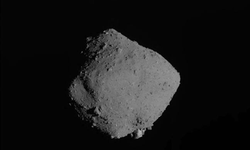 Hình ảnh tiểu hành tinh Ryugu do Cơ quan nghiên cứu và phát triển hàng không vũ trụ Nhật Bản công bố ngày 13/11/2019. Ảnh tư liệu: AFP/TTXVN