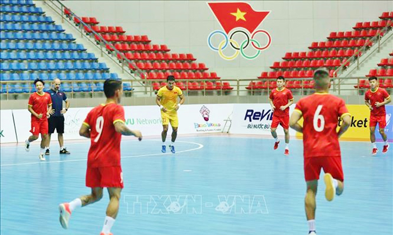 Tối 24/9, đội tuyển futsal Việt Nam sẽ lên đường sang Kuwait tham dự vòng chung kết futsal châu Á 2022. Ảnh: TTXVN.