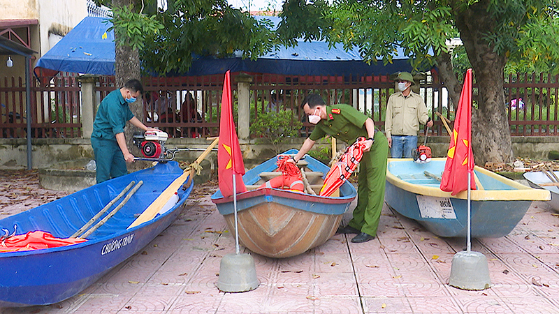 Chuẩn bị sẵn sàng nhân lực, vật tư, phương tiện, trang thiết bị sẵn sàng ứng cứu trong mọi tình huống thiên tai.