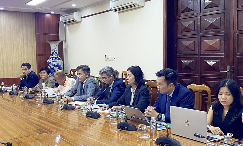Đại biểu Đoàn công tác Văn phòng Kinh tế và Thương mại, Đại sứ quán Tây Ban Nha tại Việt Nam tham gia buổi làm việc.