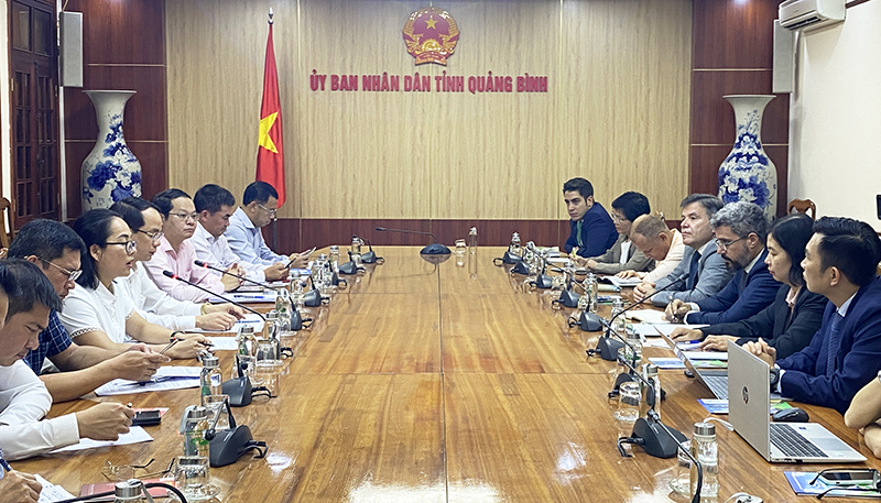 Quang cảnh buổi làm việc.