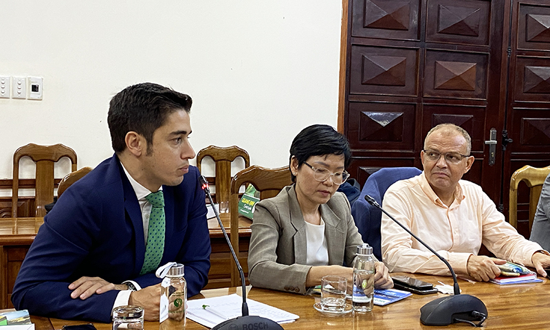 Đại biểu phát biểu tại buổi làm việc.