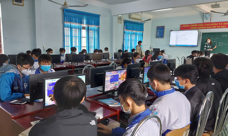 Nhiều trường học đã đầu tư về CSVC, trang thiết bị để tổ chức tốt việc dạy bộ môn Tin học.