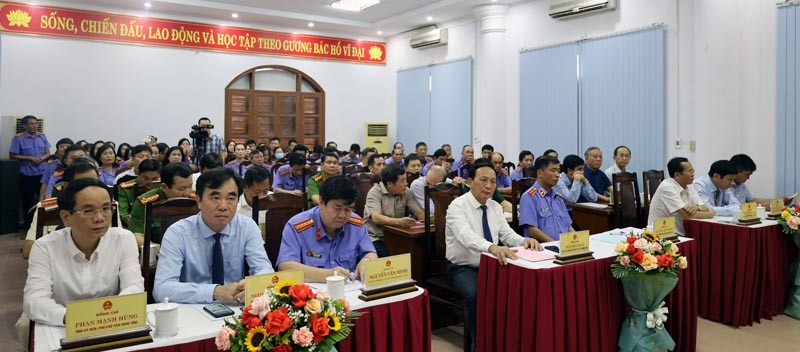 Các đại biểu tham dự tại buổi lễ.