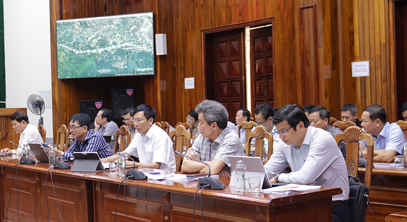 Các đại biểu tham dự buổi làm việc.