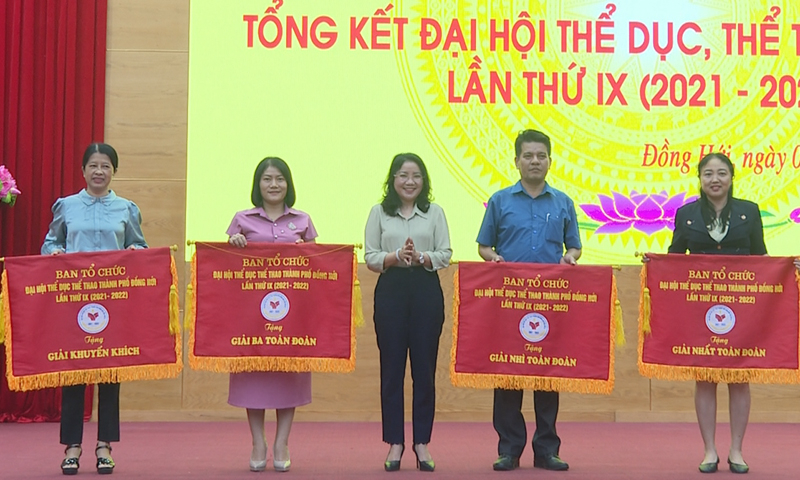 Đại diện lãnh đạo TP. Đồng Hới