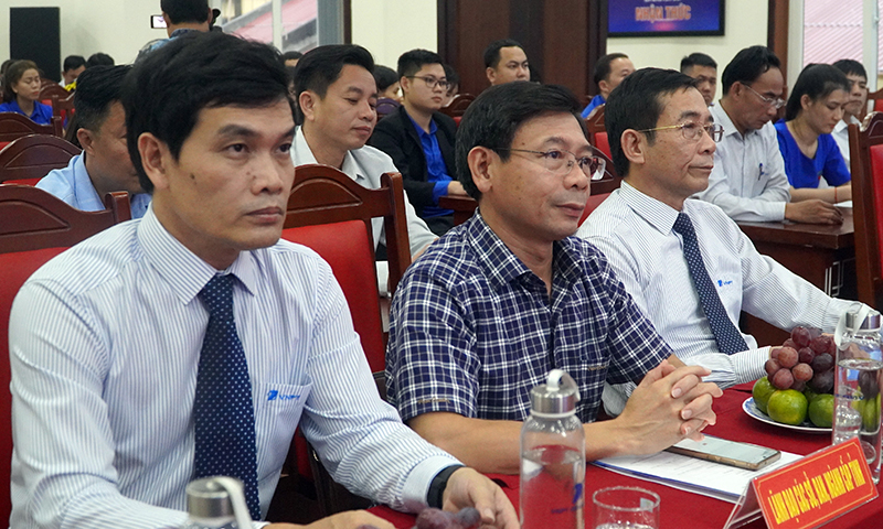 Đại biểu dự lễ