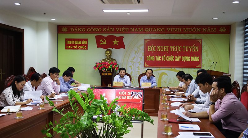 Toàn cảnh hội nghị.