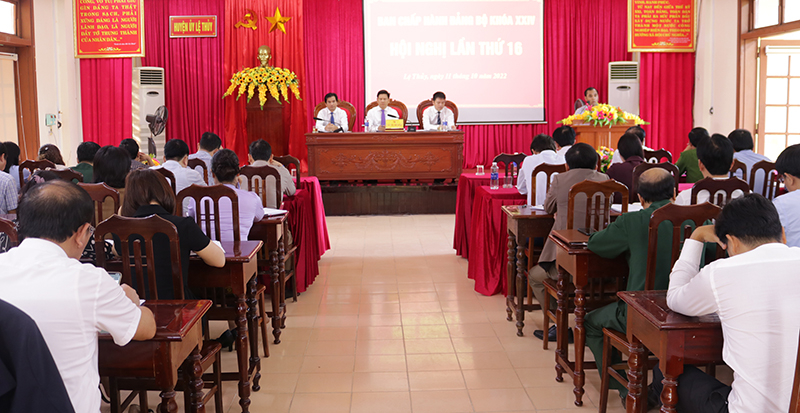 Toàn cảnh hội nghị.