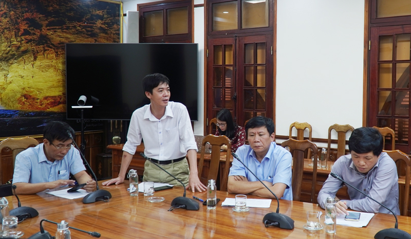 Đại diện lãnh đạo các cơ quan báo chí trao đổi về công tác tuyên truyền các hoạt động Lễ Tưởng niệm.