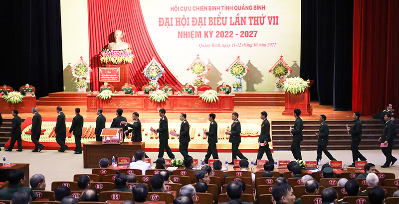 Đại biểu bỏ phiếu bầu Ban Chấp hành Hội CCB tỉnh khóa VII.