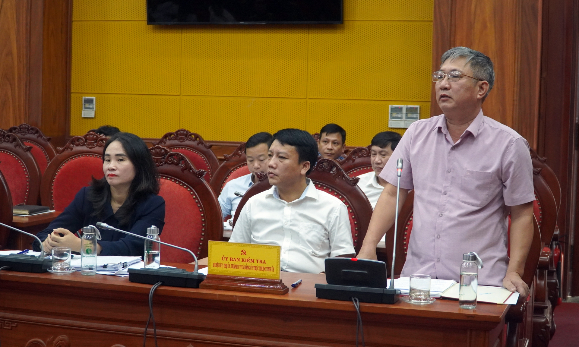 Đại biểu thảo luận tại hội nghị