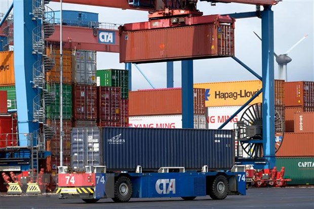 Cảng hàng hóa ở Hamburg, Đức. (Ảnh: AFP/TTXVN)