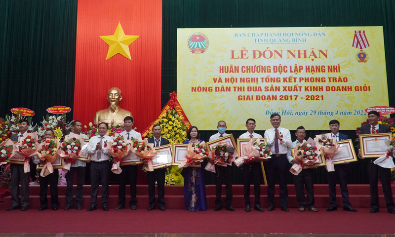 Những tập thể và hội viên nông dân tiêu biểu được tặng thưởng bằng khen của Thủ tướng Chính phủ giai đoạn 2017-2021.