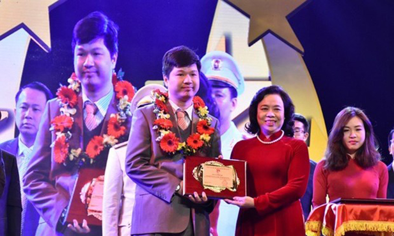 Phó Giáo sư-Tiến sỹ Lê Hoàng Sơn (Đại học Quốc gia Hà Nội) nằm trong top 10.000 nhà khoa học hàng đầu thế giới. (Nguồn: ybox.vn)