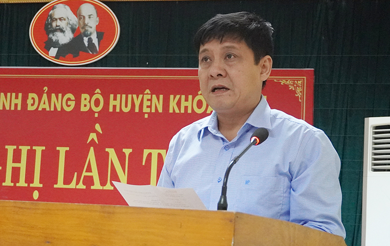 Đồng chí Bí thư Huyện ủy Bố Trạch Lê Công Toán phát biểu kết luận hội nghị.