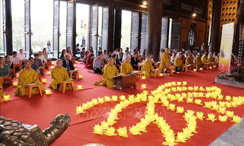Lễ cầu Quốc thái dân an, hòa bình thế giới. 