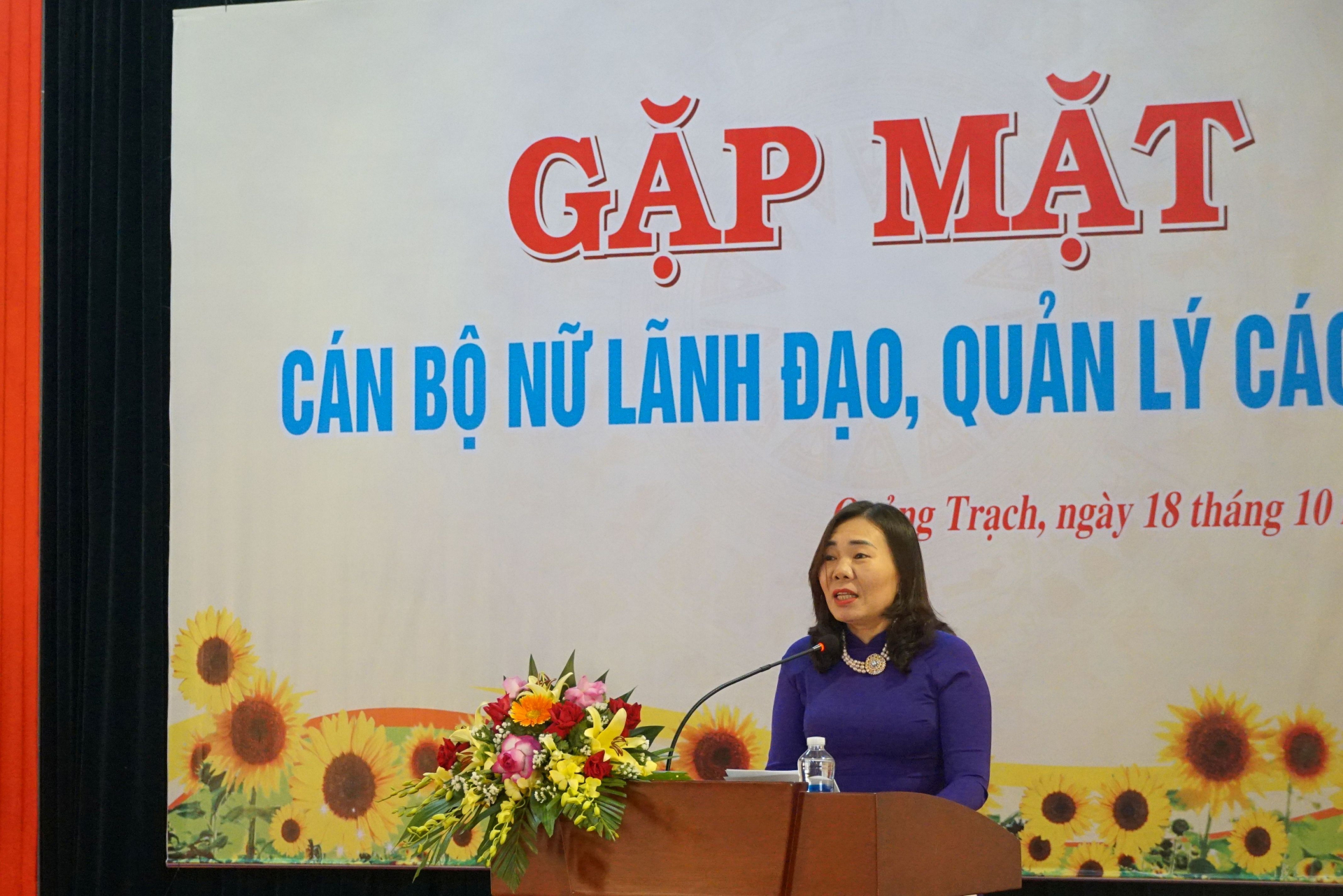 Đại biểu phát biểu tại buổi gặp mặt.