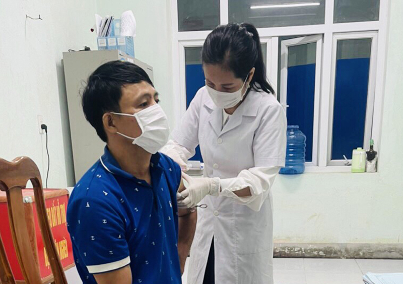 Tiêm vắc-xin phòng bệnh dại cho vật nuôi và khi bị chó mèo cắn là biện pháp duy nhất để tự bảo vệ sức khỏe, tính mạng của chính mình.