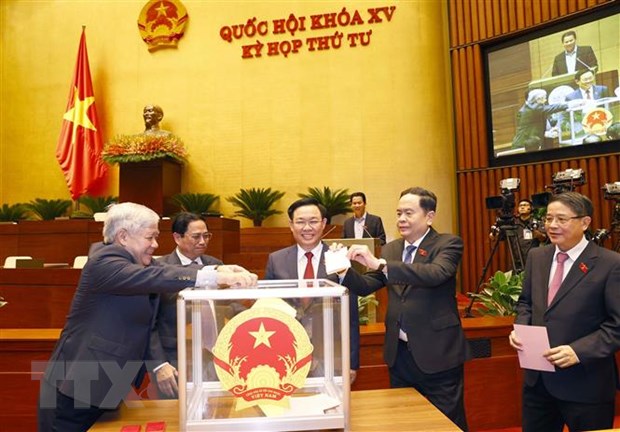 Thủ tướng Phạm Minh Chính và Chủ tịch Quốc hội Vương Đình Huệ và các đồng chí lãnh đạo Đảng, Nhà nước bỏ phiếu bầu Tổng Kiểm toán nhà nước nhiệm kỳ 2021-2026; phê chuẩn bổ nhiệm nhân sự Bộ trưởng Bộ Y tế và Bộ trưởng Bộ Giao thông vận tải nhiệm kỳ 2021-2026. (Ảnh: Doãn Tấn/TTXVN)