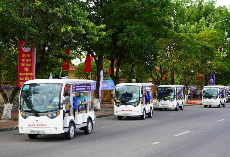 Sở Tài nguyên-Môi trường tổ chức ra quân hưởng ứng Ngày Môi trường thế giới.