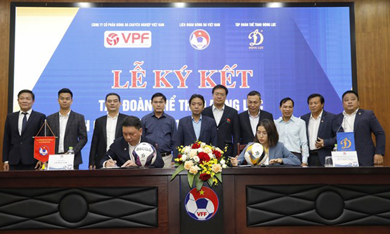 VFF, VPF và Tập đoàn thể thao Động Lực tiến hành ký kết hợp tác tài trợ. (Ảnh: VFF)