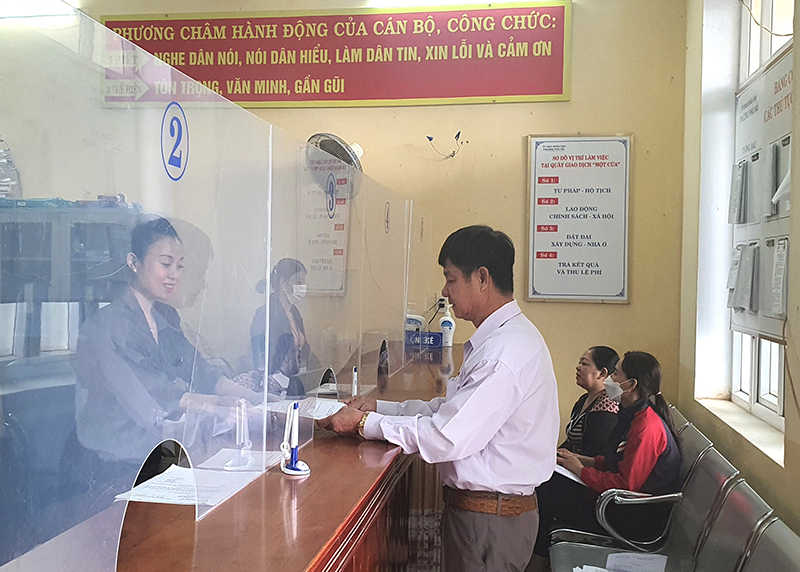 Người dân phường Phú Hải được đón tiếp và giải quyết nhanh chóng các TTHC.