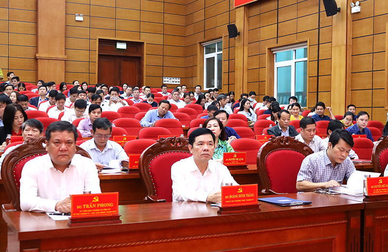Các đại biểu dự hội nghị.