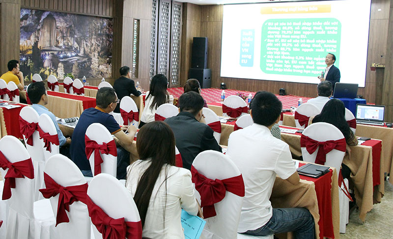 Các đại biểu tham dự lớp tập huấn